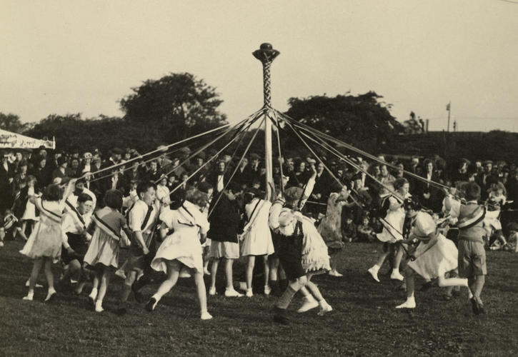 Maypole Dancing, Knottingley