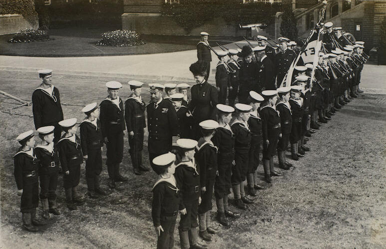 Master: Page 12 of Queen Mary's Album, Volume 15 (17th November 1909 - 16th December 1911)
Item: The Royal family at Naval Barracks, Portsmouth