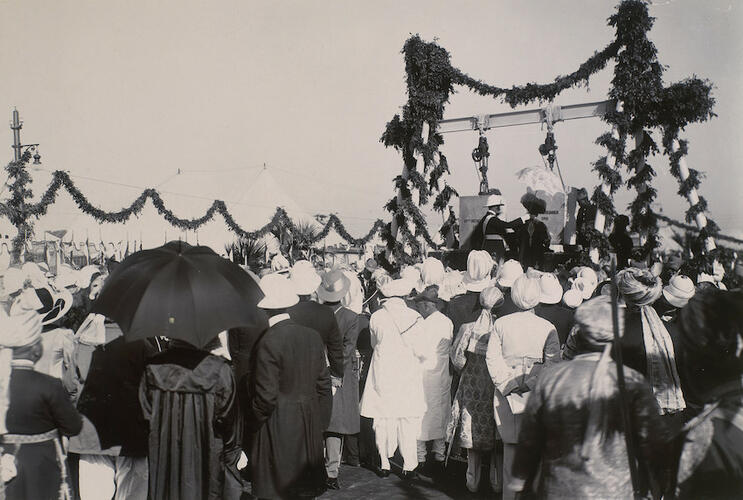 Master: Page 60 of Queen Mary's Album, Volume 15 (17th November 1909 - 16th December 1911)
Item: Laying the stone of the new capital at Delhi