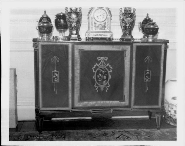 Cabinet Cabinet