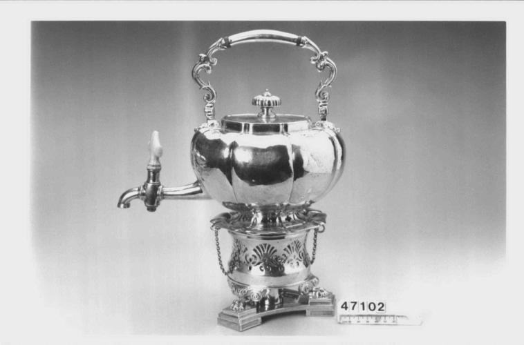 Tea urn Tea urn