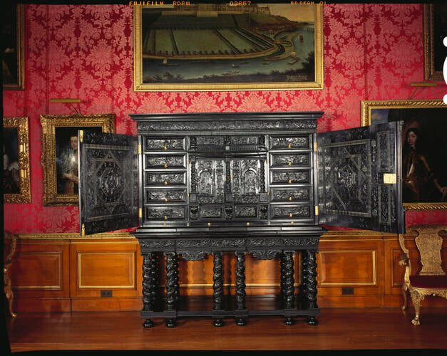 Cabinet-on-stand