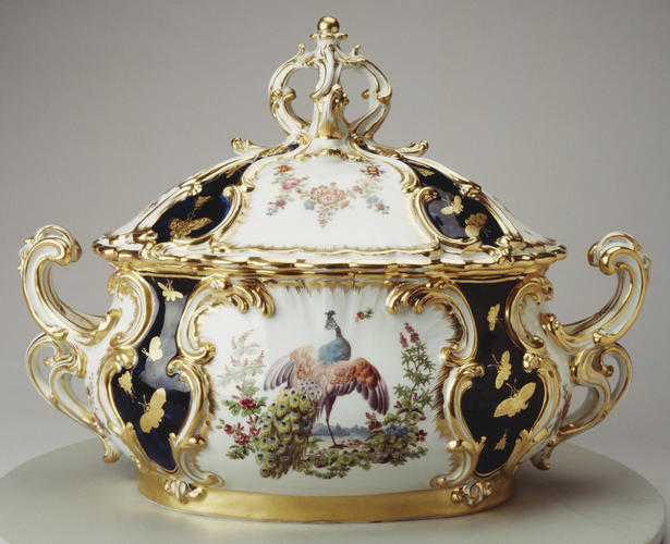 Master: Large and small tureens with covers (from the Mecklenburg Service)
Item: The Mecklenburg Service Master: Large and small tureens with covers (from the Mecklenburg Service)
Item: The Mecklenburg Service