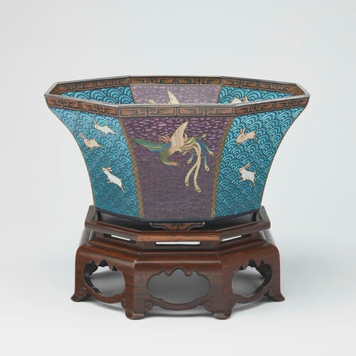 Octagonal bowl on a stand