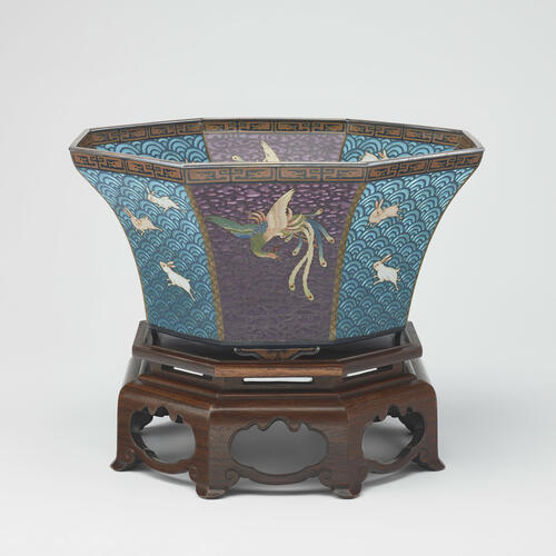 Octagonal bowl on a stand