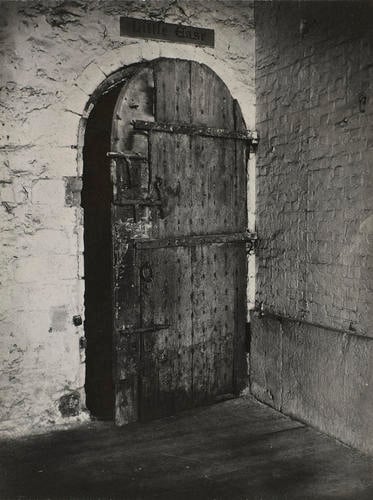 'Little Ease', torture cell beneath the White Tower 'Little Ease', torture cell beneath the White Tower