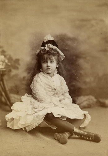 Lady Sheffield's daughter, possibly Edith (nee Harcourt), later Countess of Winchilsea and Nottingham (1855-1944) Lady Sheffield's daughter, possibly Edith (nee Harcourt), later Countess of Winchilsea and Nottingham (1855-1944)
