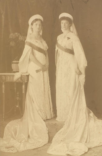 Grand Duchesses Olga Nikolaevna and Tatiana Nikolaevna