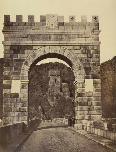 Arch in centre of Roman Bridge of Alcantar
