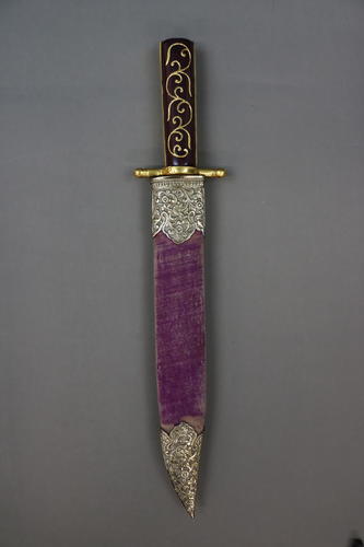 Hunting knife