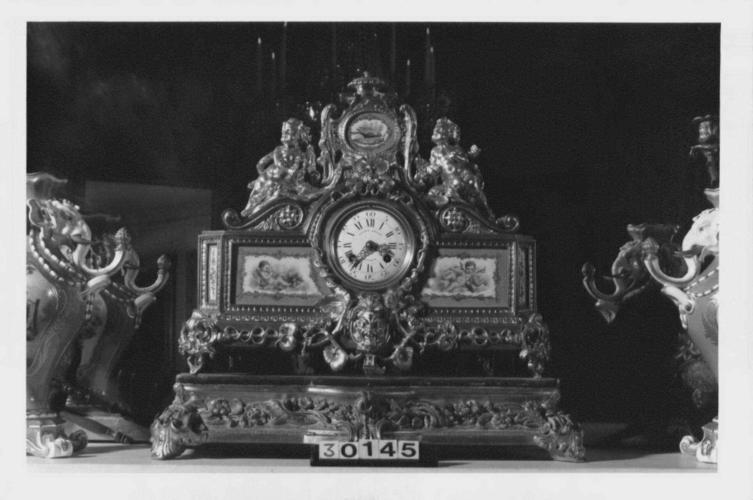 Mantel clock