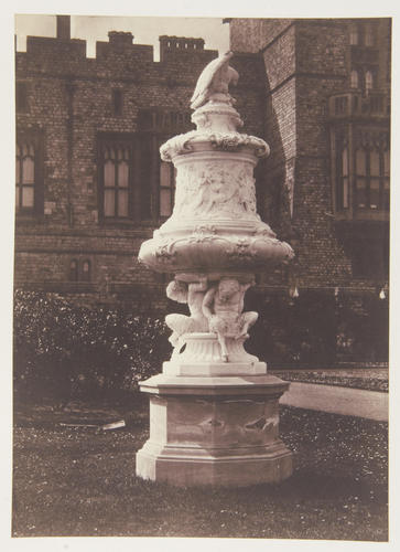 Bell-shaped urn, East Terrace, Windsor Castle