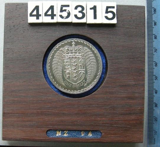 New Zealand. Proof one dollar, 1967, commemorating the introduction of decimal currency New Zealand. Proof one dollar, 1967, commemorating the introduction of decimal currency