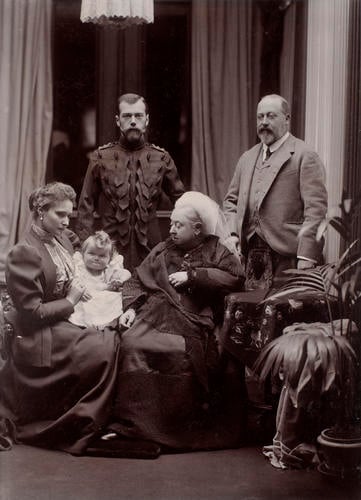 Royal Group Portrait [Balmoral Vol5 1895 - 1900]