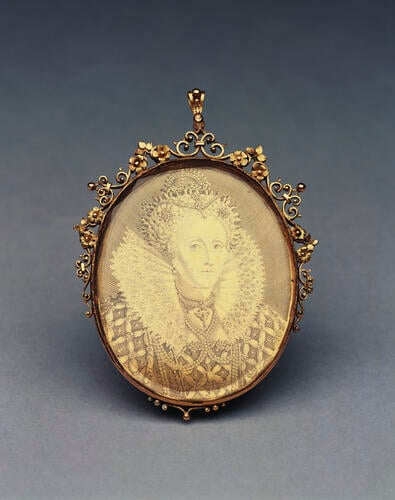 England. Elizabeth I engraved medallic portrait in an ornate gold glazed mount with integral loop for suspension