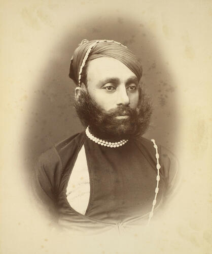 An unidentified man An unidentified man