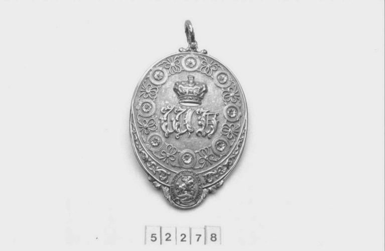 Oval locket with a miniature of William IV (1765-1837) when Duke of Clarence