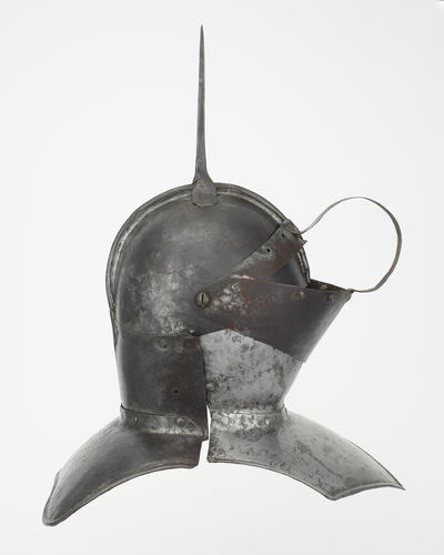 Close helmet for funerary use