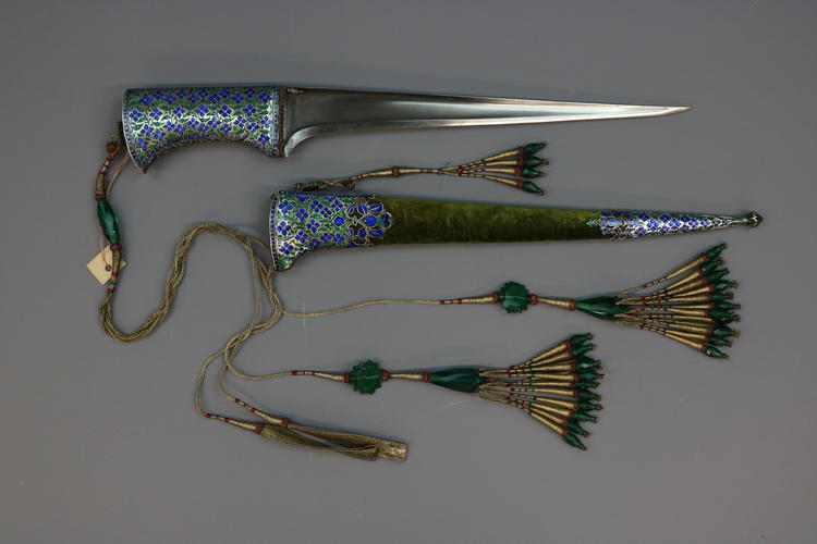 Dagger (pesh-kabz) and scabbard Dagger (pesh-kabz) and scabbard