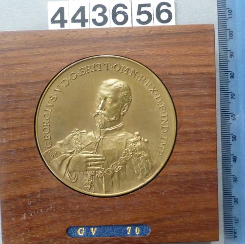 Medal commemorating the opening of the First Parliament of the Union of South Africa Medal commemorating the opening of the First Parliament of the Union of South Africa