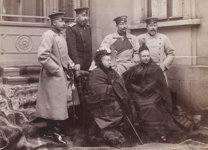 Group portrait with Queen Victoria and a dachshund, Coburg