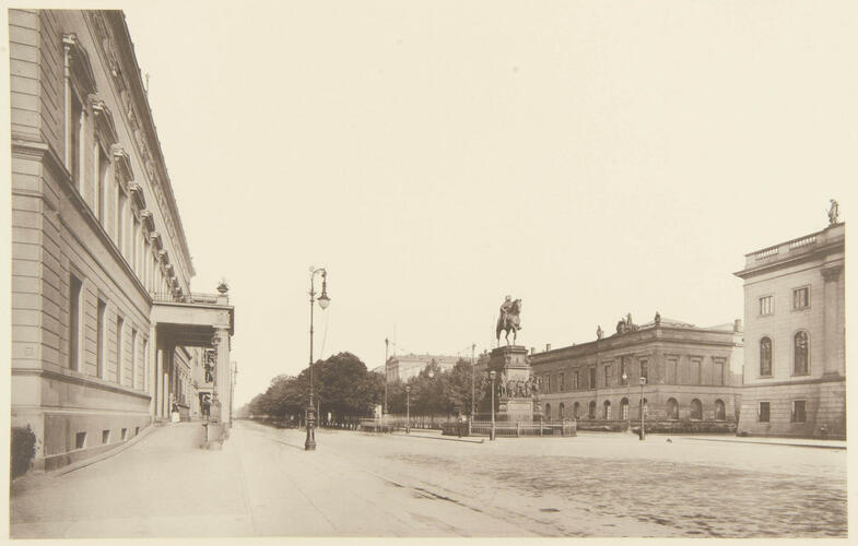 Blick auf die Linden [View of the Linden, Ein Kaiserheim]