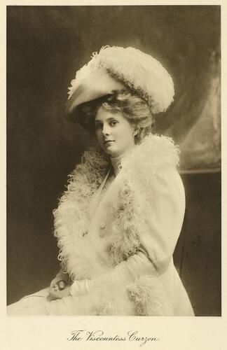 The Viscountess Curzon (1887-1962) The Viscountess Curzon (1887-1962)