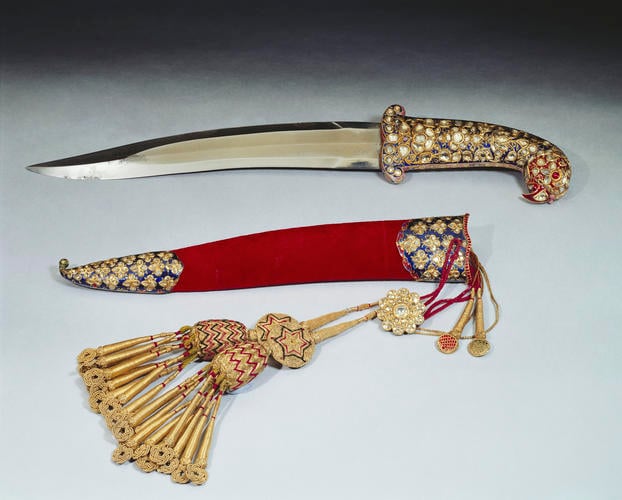 Master: Dagger and scabbard
Item: Dagger
