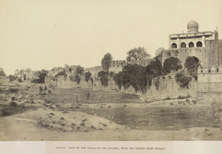 The Walls of the Citadel and the Chinch Diddi Mosque, Bijapur The Walls of the Citadel and the Chinch Diddi Mosque, Bijapur