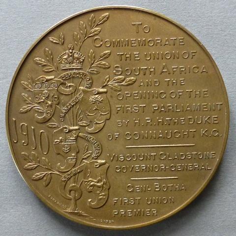 Medal commemorating the opening of the First Parliament of the Union of South Africa Medal commemorating the opening of the First Parliament of the Union of South Africa