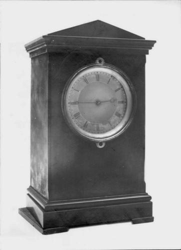 Mantel clock