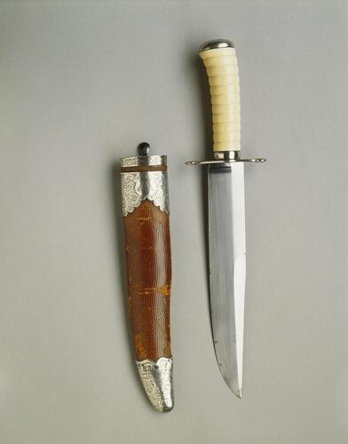 Hunting knife and scabbard
