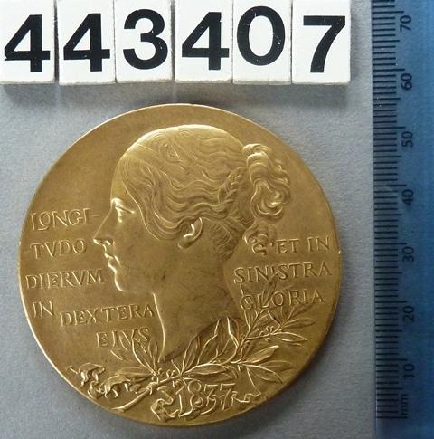 Medal commemorating the Diamond Jubilee of Queen Victoria Medal commemorating the Diamond Jubilee of Queen Victoria