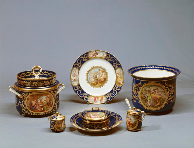 The Louis XVI dinner service