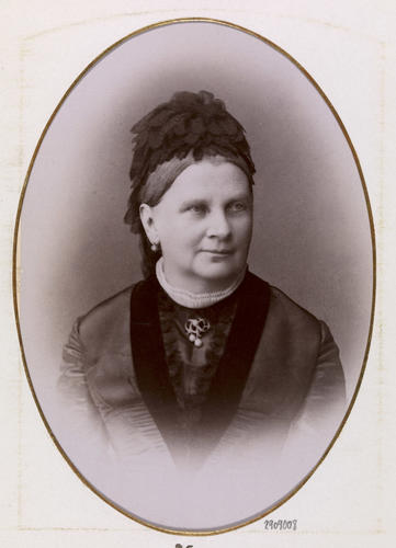 Queen Marie of Bavaria (died 1889). [Album: Photographs. Royal Portraits, 1883-1891]