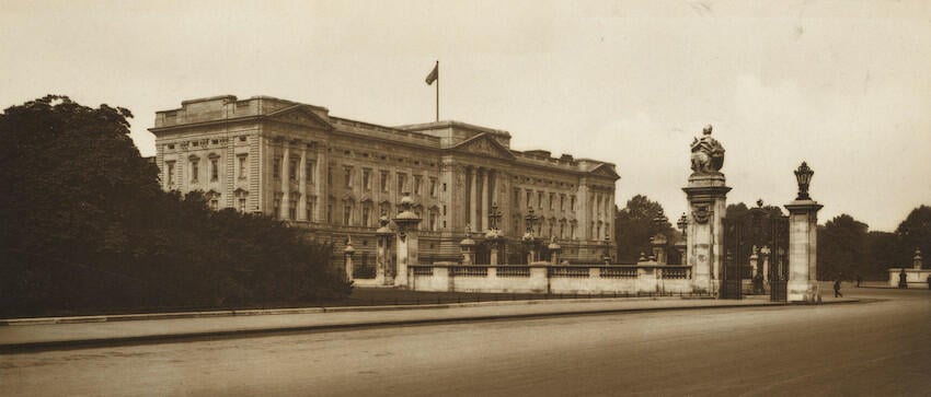 Master: Page 13 of Queen Mary's Album, volume 17 (June 1913 - 2nd July 1916)
Item: The new façade of Buckingham Palace and Australia Gate