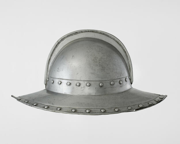 Master: Helmet
Item: Pikeman's pot Master: Helmet
Item: Pikeman's pot