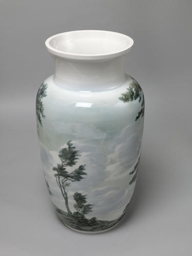 Master: A pair of porcelain vases
Item: Stormy Day