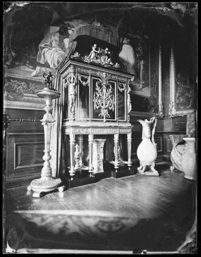 Glass plate negative of the Presence Chamber Glass plate negative of the Presence Chamber