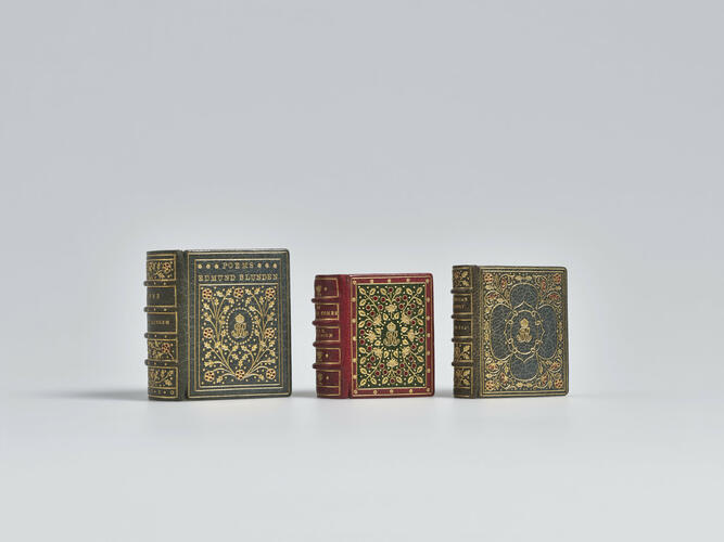 Poems / Edmund Blunden Poems / Edmund Blunden