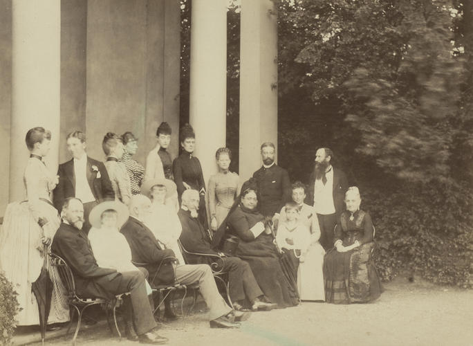 Group photograph taken at Sheen House, June 1889