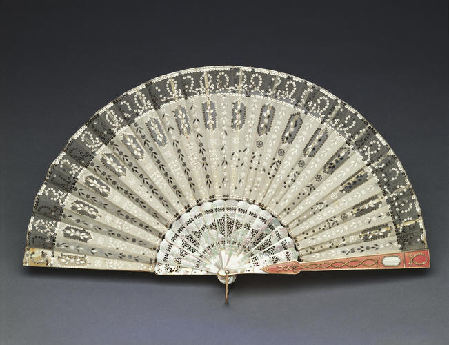 Master: Queen Elizabeth's Fabergé fan Master: Queen Elizabeth's Fabergé fan
