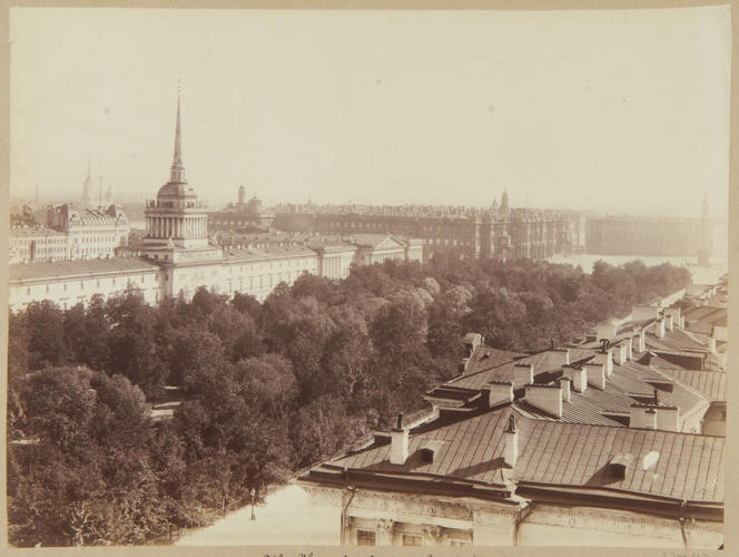 Alexander Garden and the Admiralty Building, St Petersburg Alexander Garden and the Admiralty Building, St Petersburg