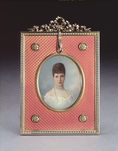 Strut frame holding a portrait of Tsarina Marie Feodorovna