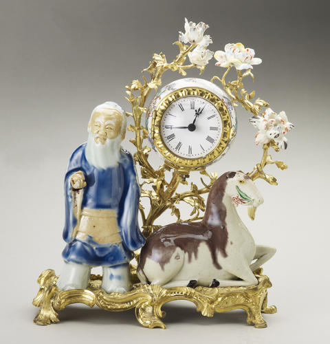 Mantel clock with Chinese figures