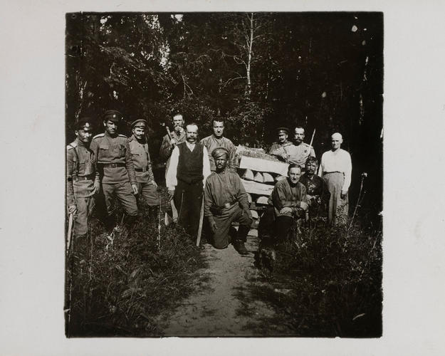 Nicholas II, Emperor of Russia, Grand Duchess Maria Nikolaevna, Prince Vasily Dolgorukov and servants at Tsarskoye Selo