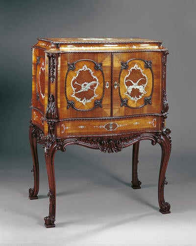 Jewel cabinet