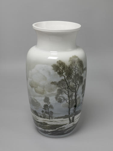 Master: A pair of porcelain vases
Item: Warm Winter