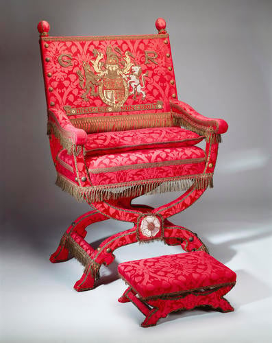 Master: Pair of throne chairs
Item: Throne chair