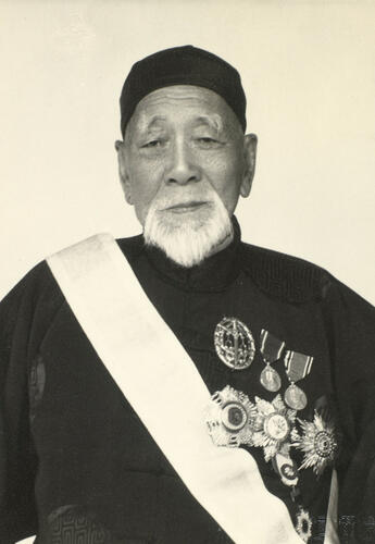 Sir Shouson Chow (1861-1959) Sir Shouson Chow (1861-1959)